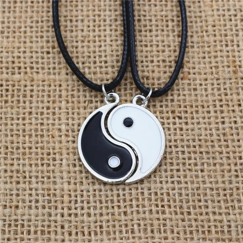 2 Pcs Tai Chi Yin Yang Eight Trigrams Pendant Necklaces Set